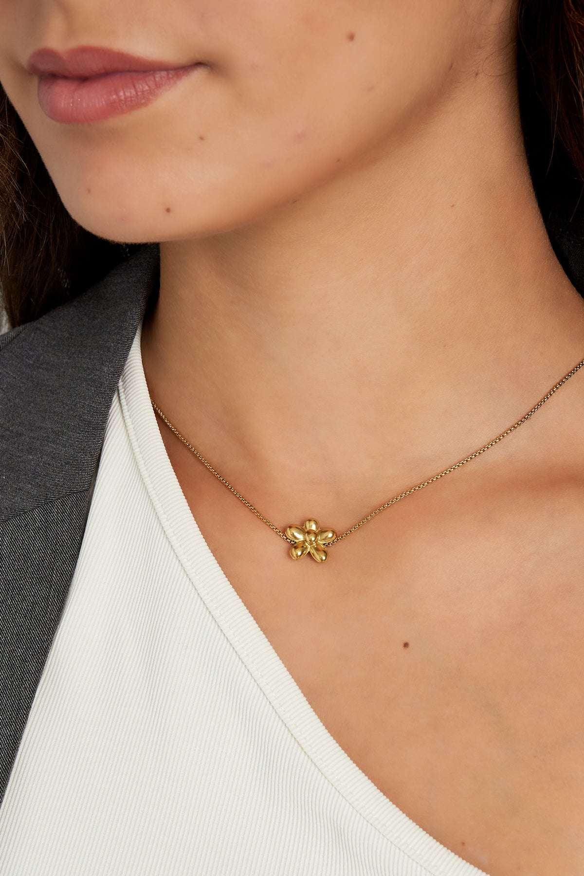 collier à fleurs gonflées