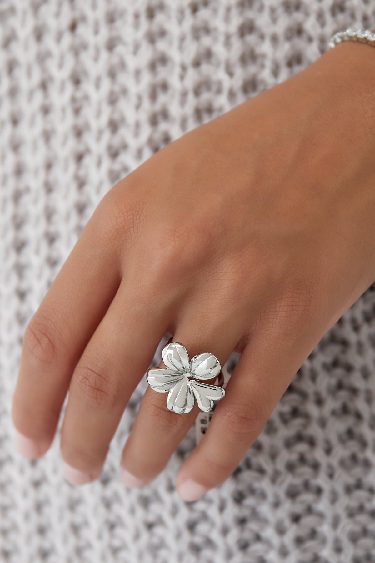 bague romance florale