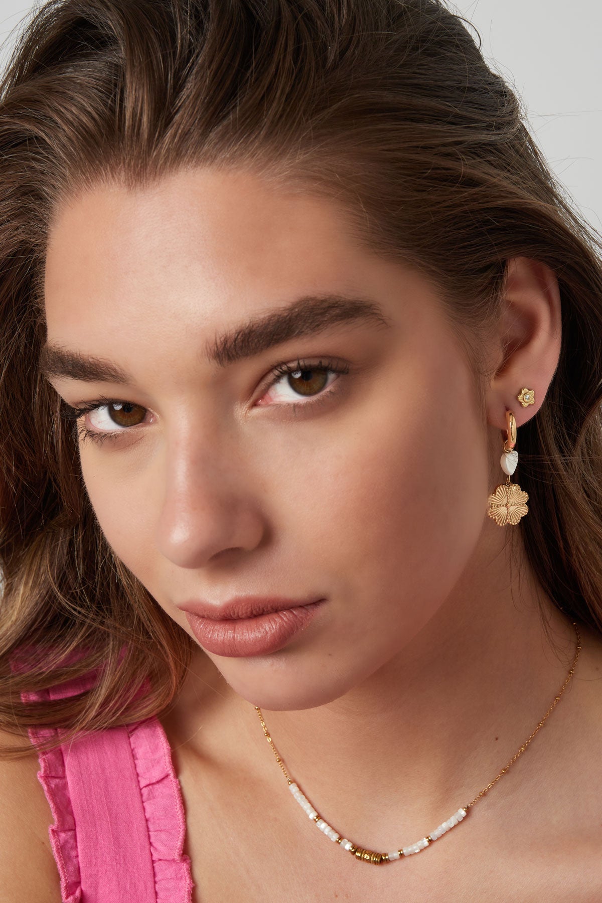 clous d'oreilles fleur