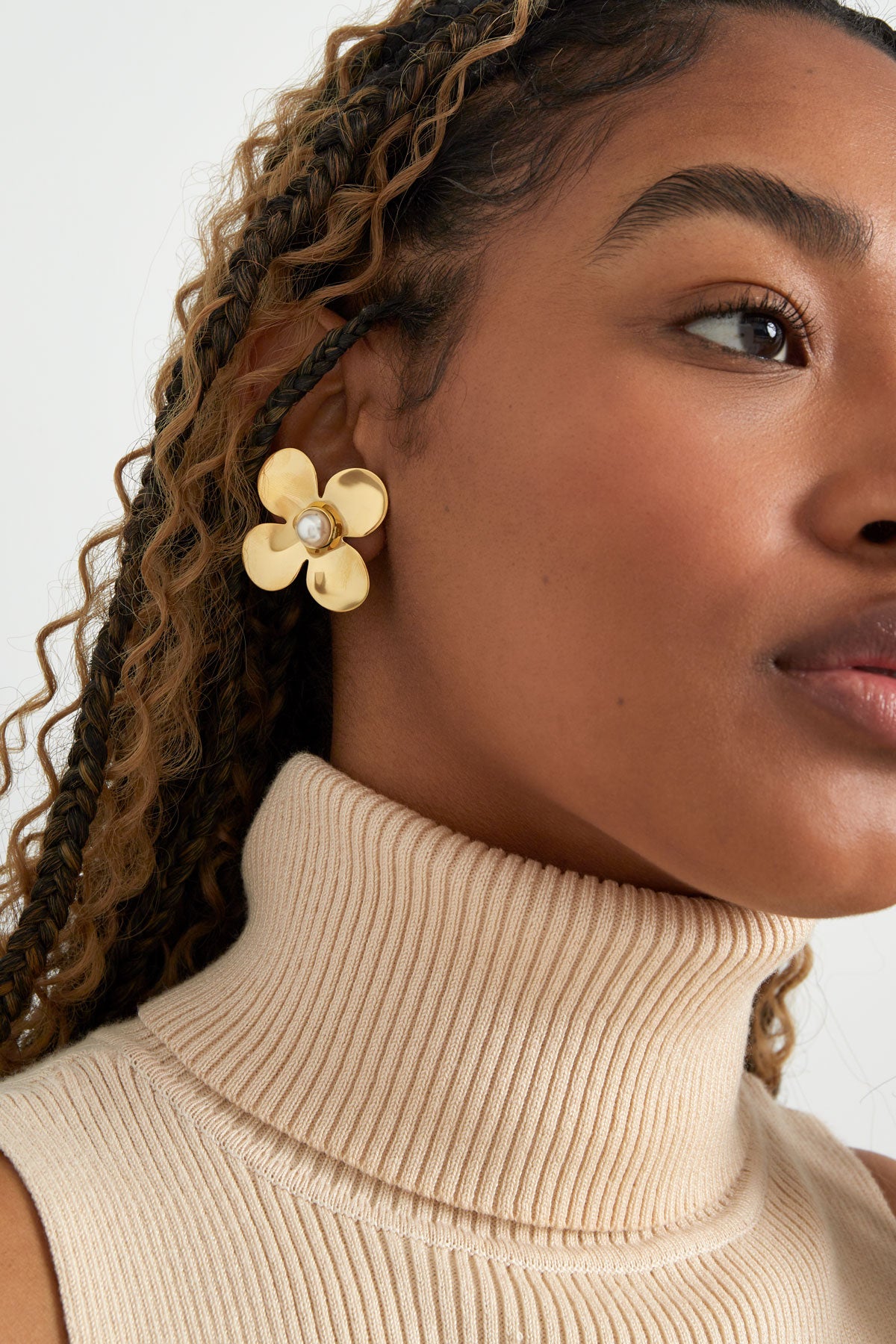 boucles d'oreilles déclaration perle florale