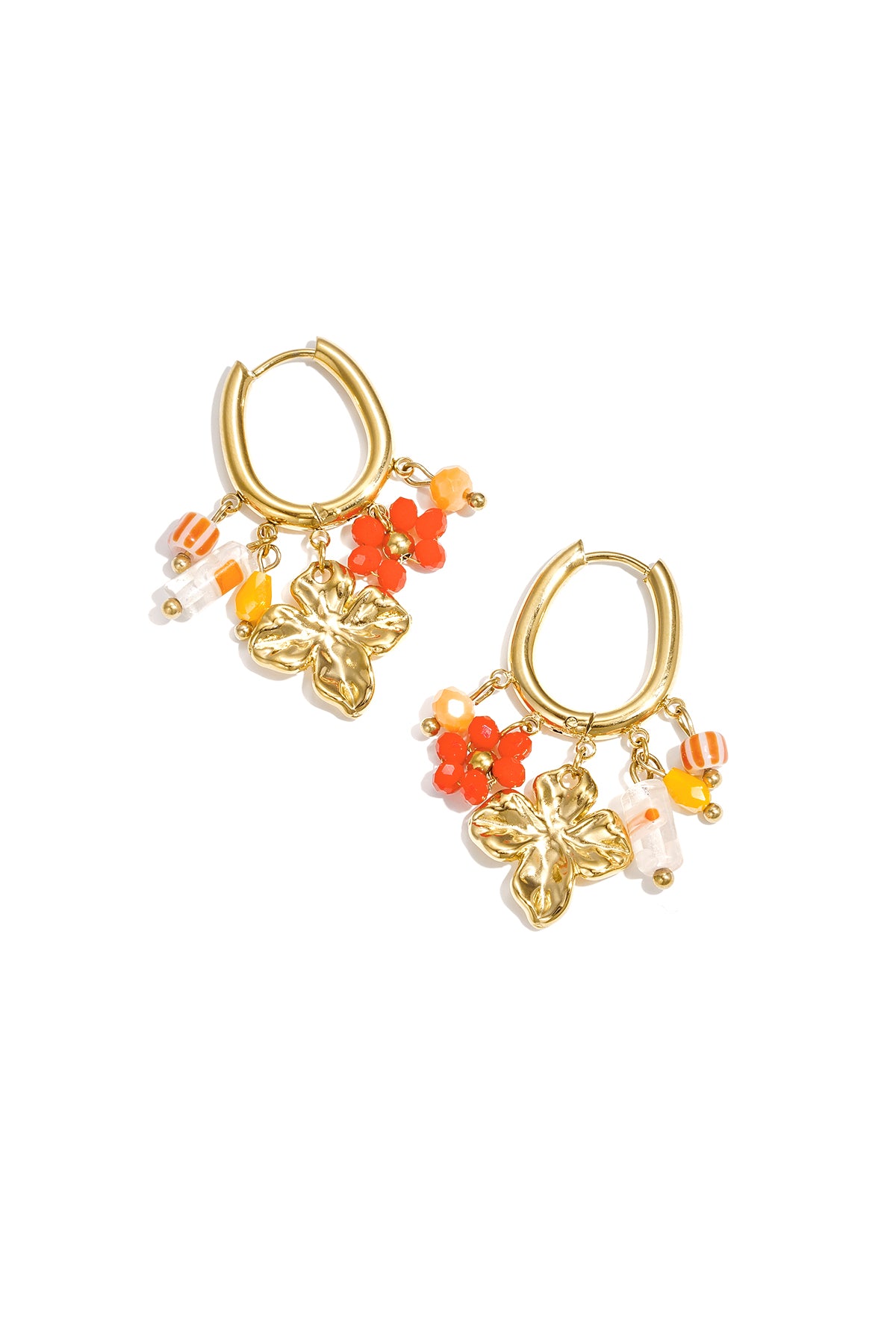 Boucles d'oreilles avec différentes perles pendantes