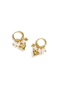 Boucles d'oreilles avec pendentifs en forme de cœur et de perles
