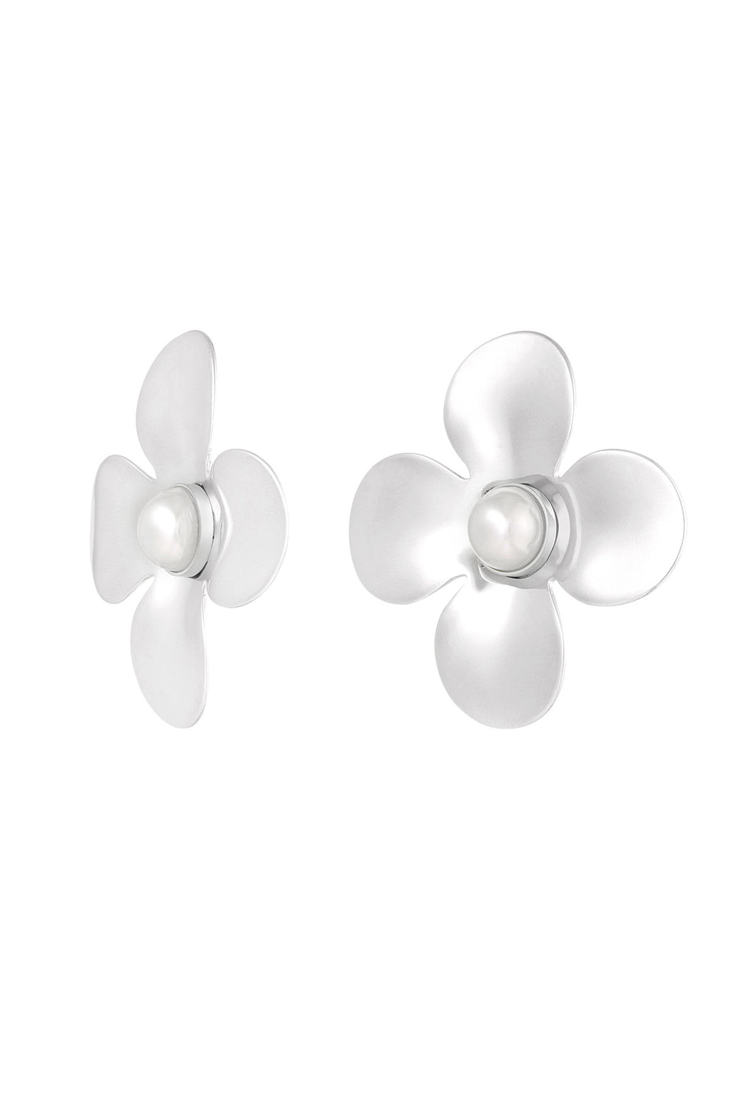 boucles d'oreilles déclaration perle florale