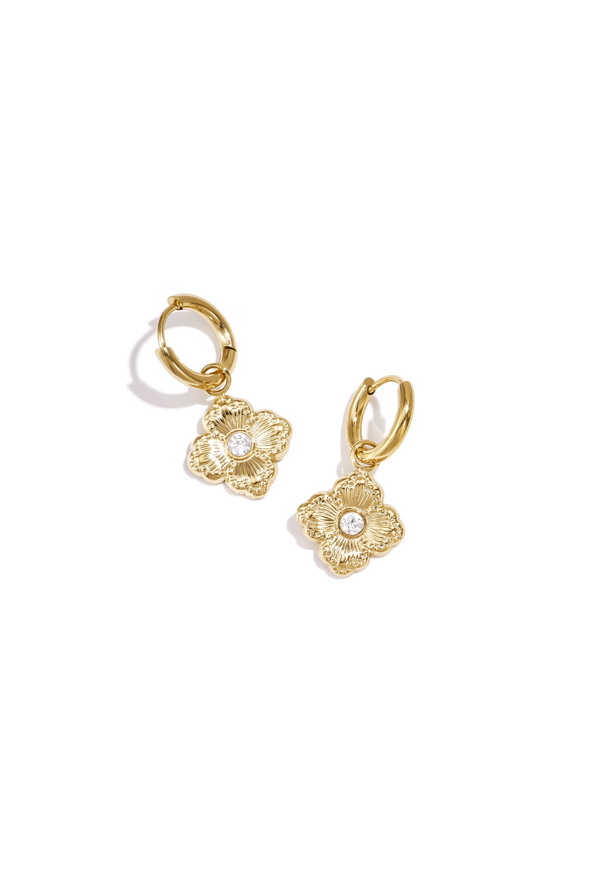 Boucles d'oreilles ornées d'un élégant trèfle et de pierres