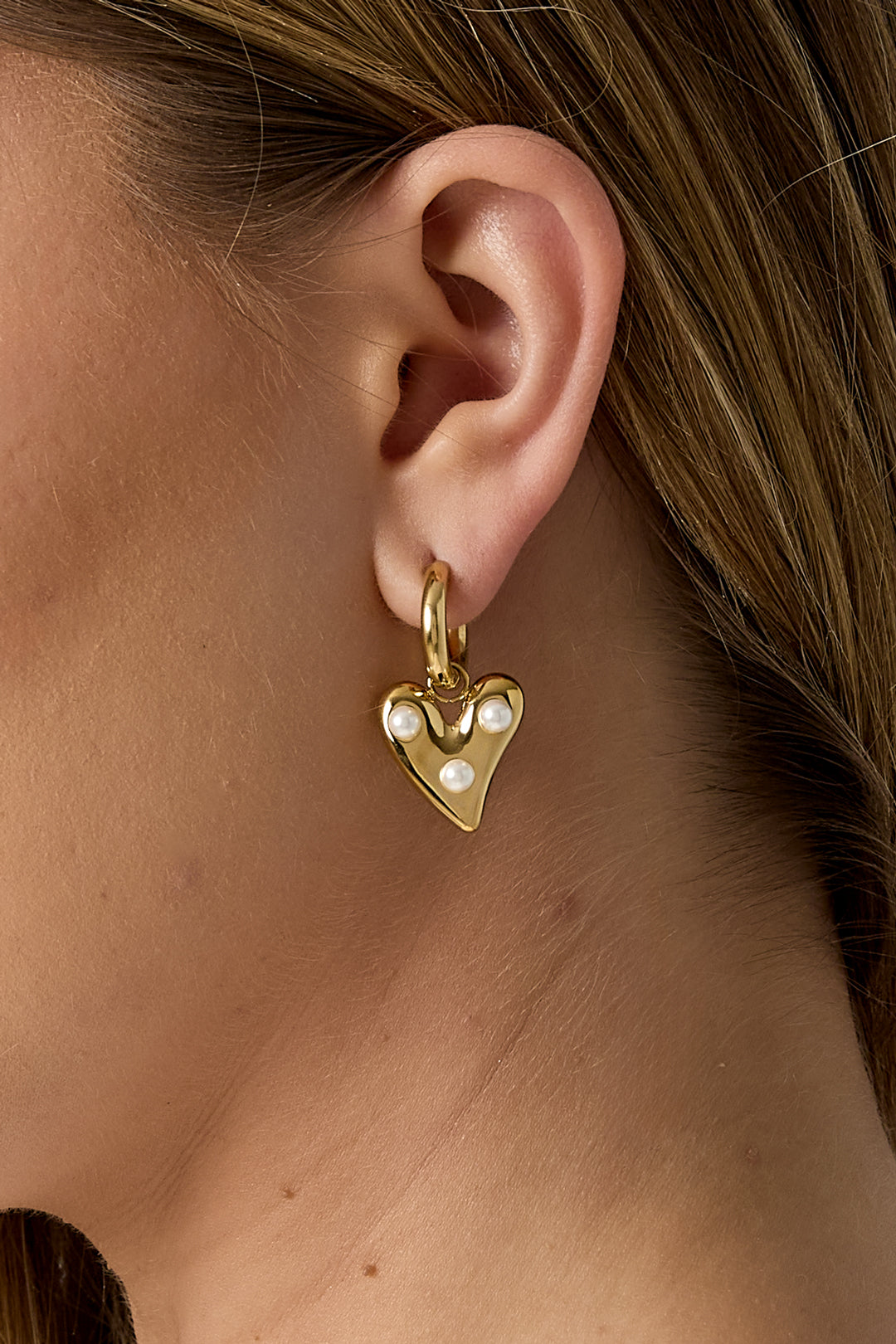 Boucles d'oreilles créoles avec cœur suspendu et perles